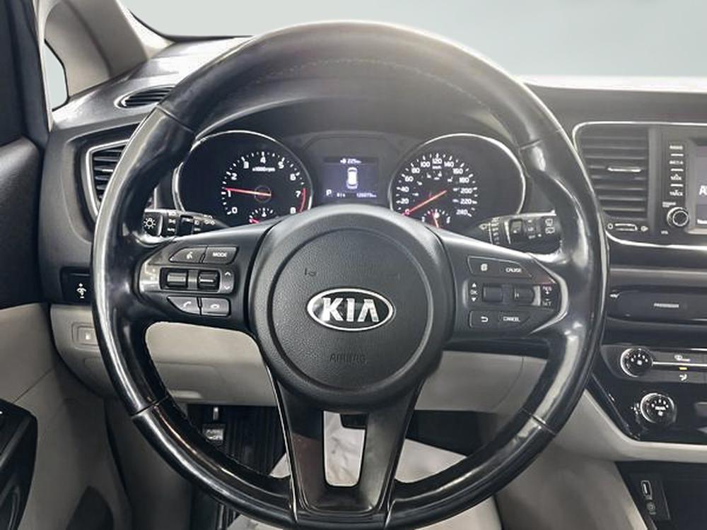 Kia Sedona LX 2020 d&rsquo;occasion à vendre - 21