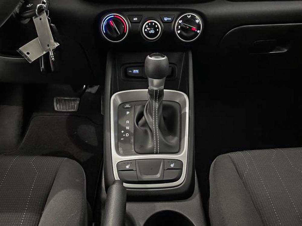 Hyundai Venue Essential 2022 d&rsquo;occasion à vendre - 24