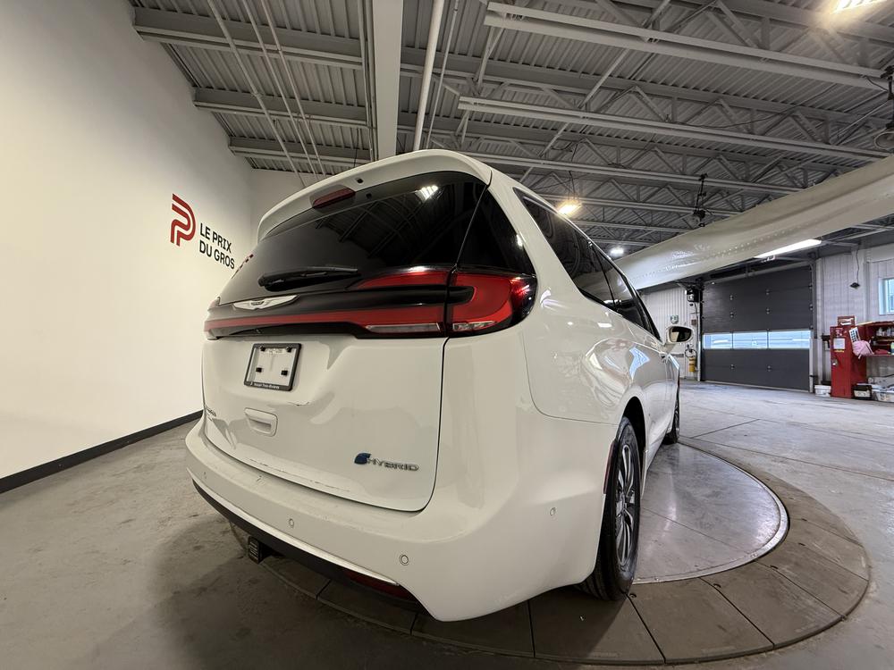 Chrysler Pacifica Hybrid Touring L 2022 d&rsquo;occasion à vendre - 3