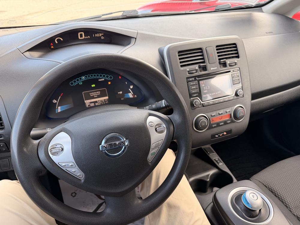 Nissan LEAF S 2017 d&rsquo;occasion à vendre - 27
