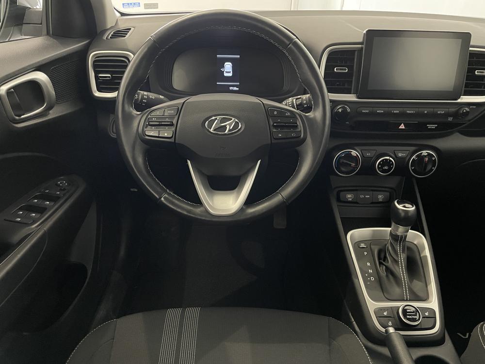 Hyundai Venue Preferred 2023 d&rsquo;occasion à vendre - 11