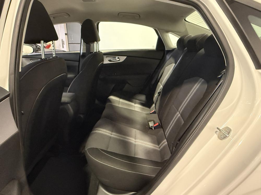 Kia Forte LX 2024 d&rsquo;occasion à vendre - 29