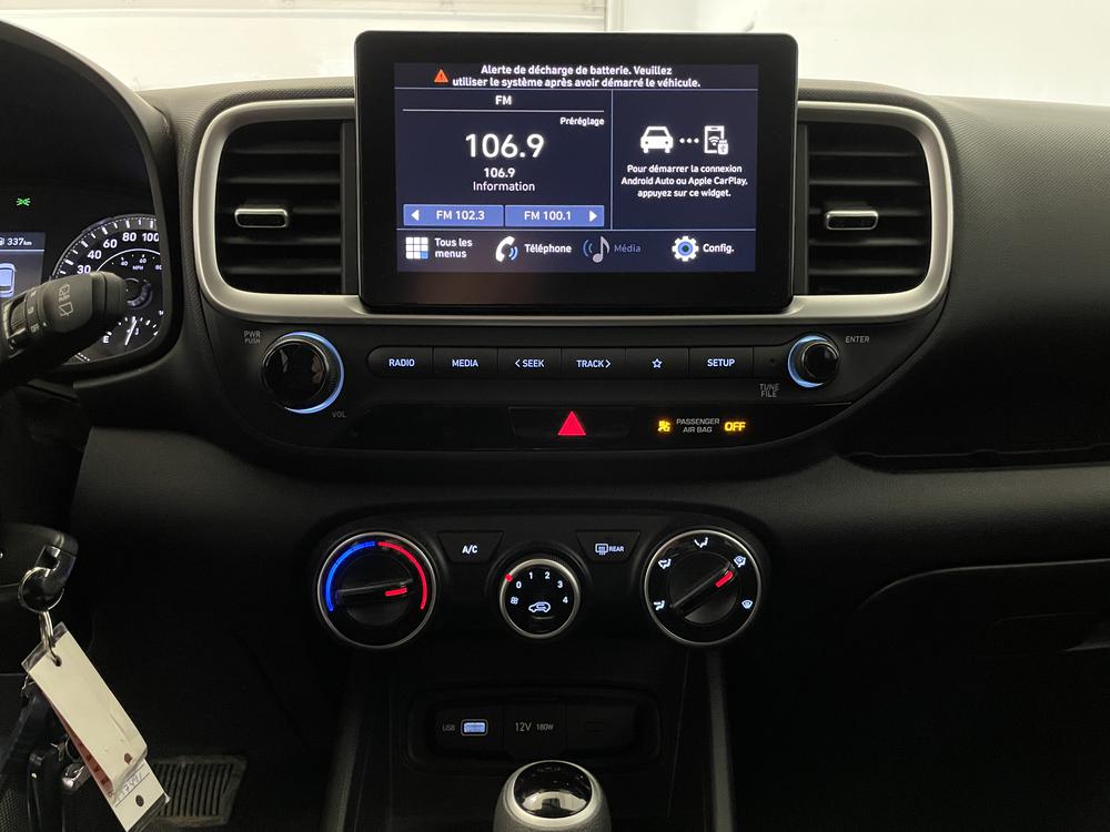 Hyundai Venue Essential 2022 d&rsquo;occasion à vendre - 18