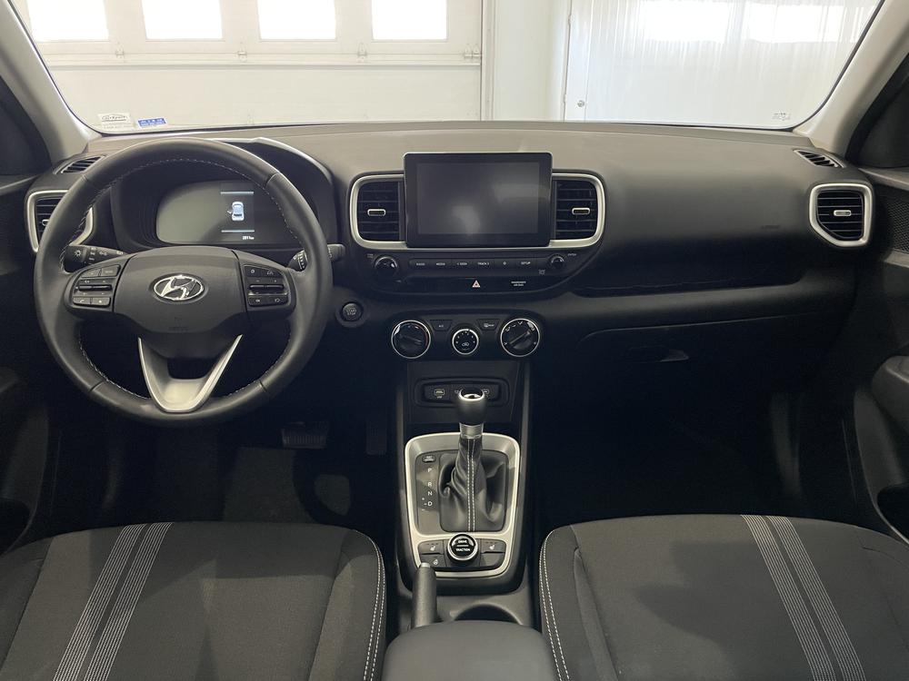 Hyundai Venue PREFERRED TWO TONE 2025 d&rsquo;occasion à vendre - 9