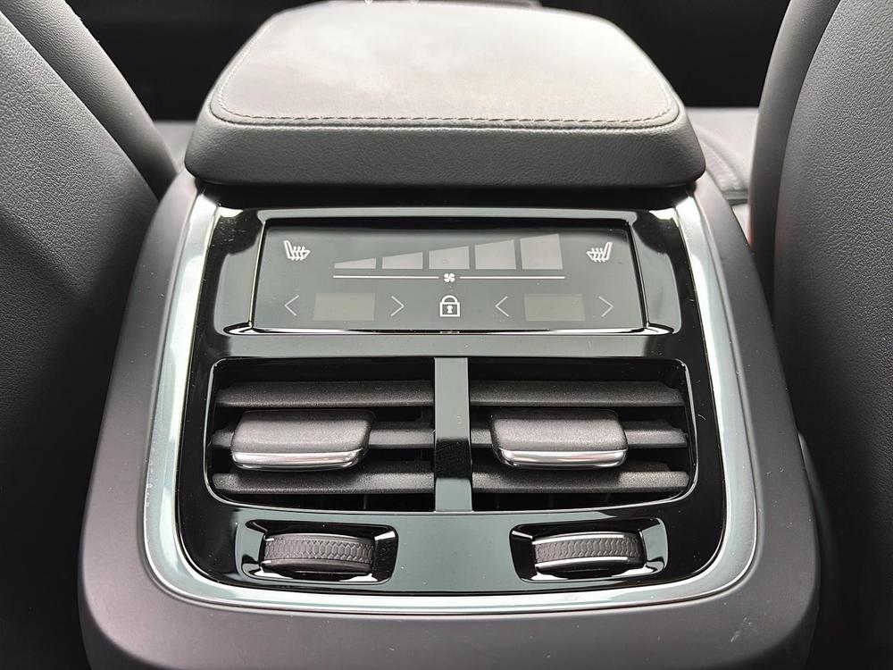 Volvo XC90 hybride rechargeable XC90 T8 ULTRA AWD 2025 d&rsquo;occasion à vendre - 14