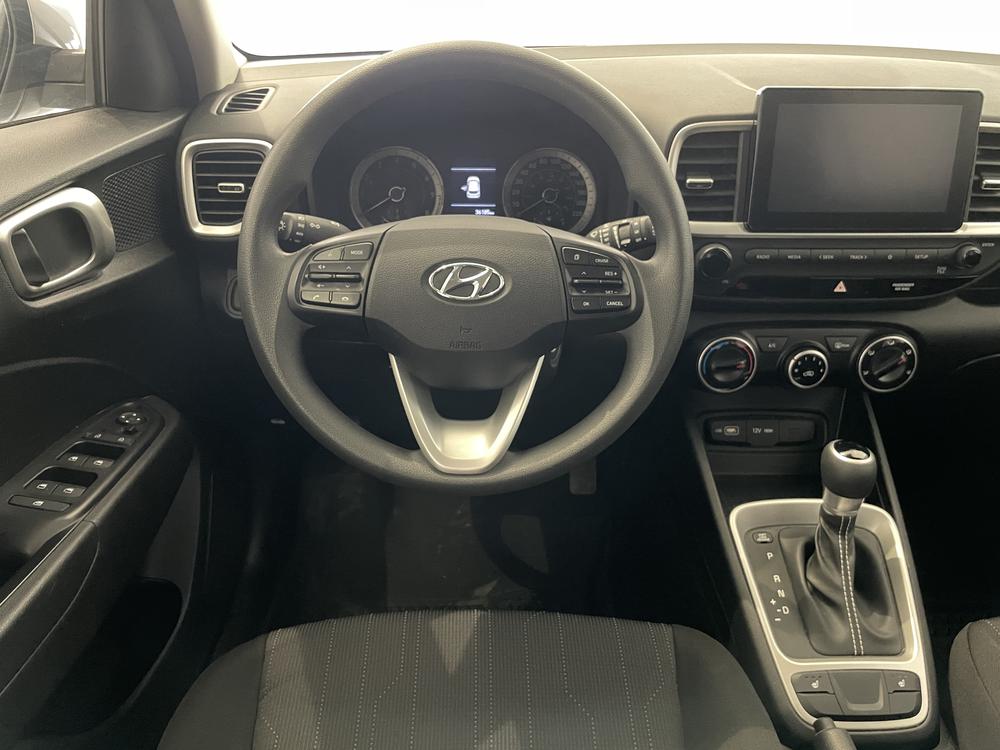 Hyundai Venue Essential 2022 d&rsquo;occasion à vendre - 9