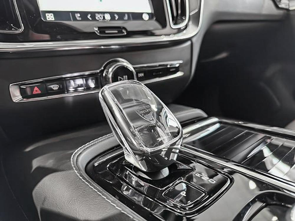 Volvo S60 hybride rechargeable T8 ULTRA BLACK EDITION AWD 2025 d&rsquo;occasion à vendre - 18