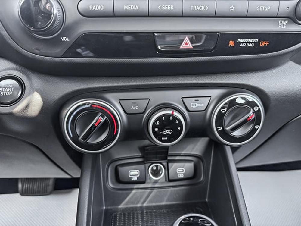 Hyundai Venue Preferred 2023 d&rsquo;occasion à vendre - 18