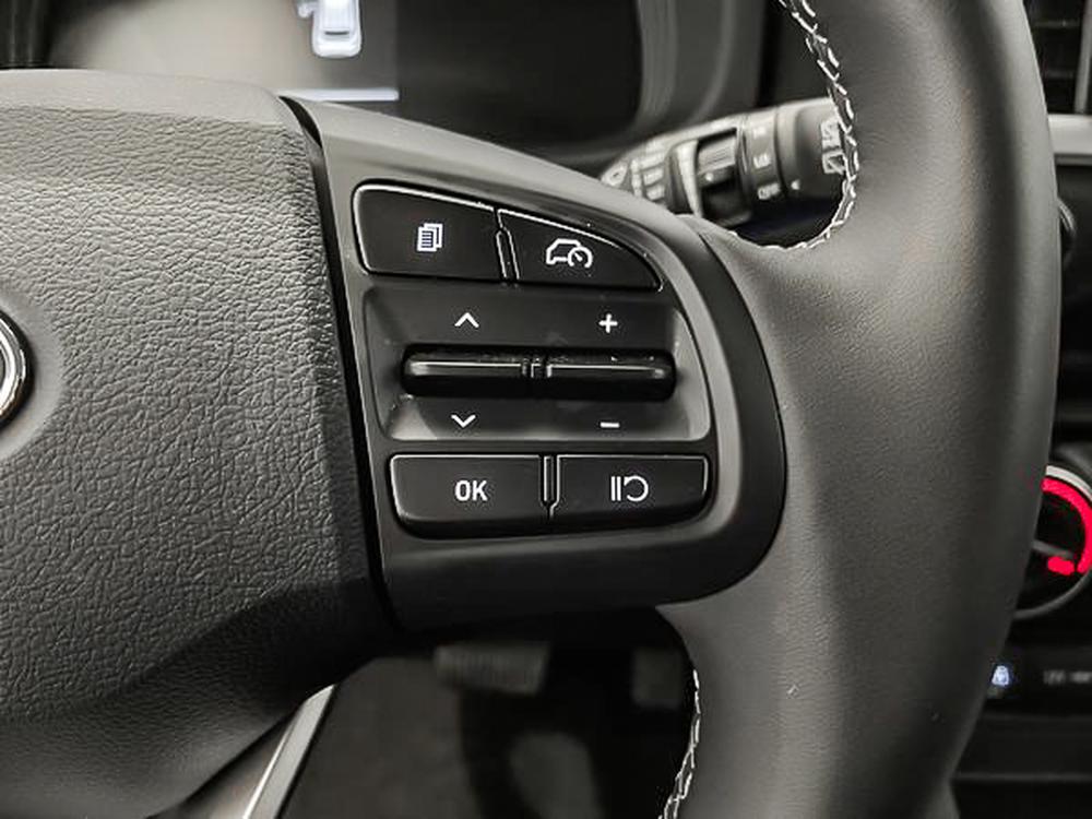 Hyundai Venue PREFERRED TWO TONE 2025 d&rsquo;occasion à vendre - 17