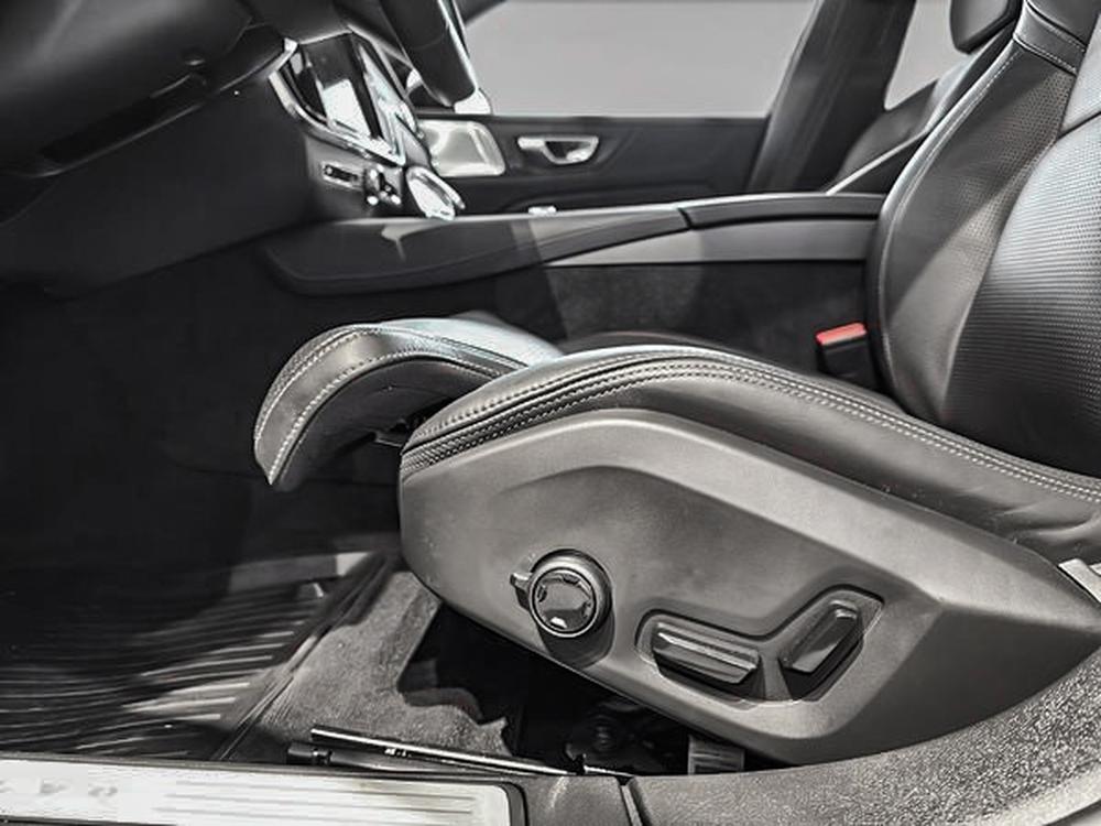 Volvo S60 hybride rechargeable T8 ULTRA BLACK EDITION AWD 2025 d&rsquo;occasion à vendre - 22