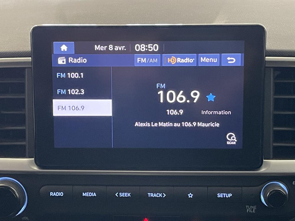 Hyundai Venue Essential 2022 d&rsquo;occasion à vendre - 19