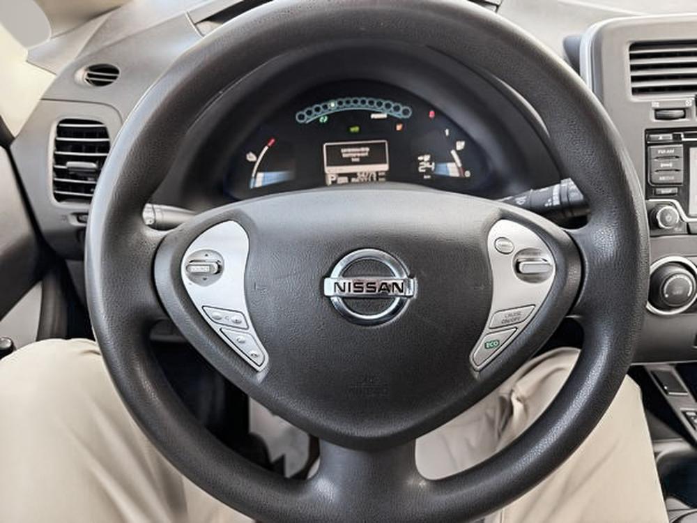 Nissan LEAF S 2017 d&rsquo;occasion à vendre - 18