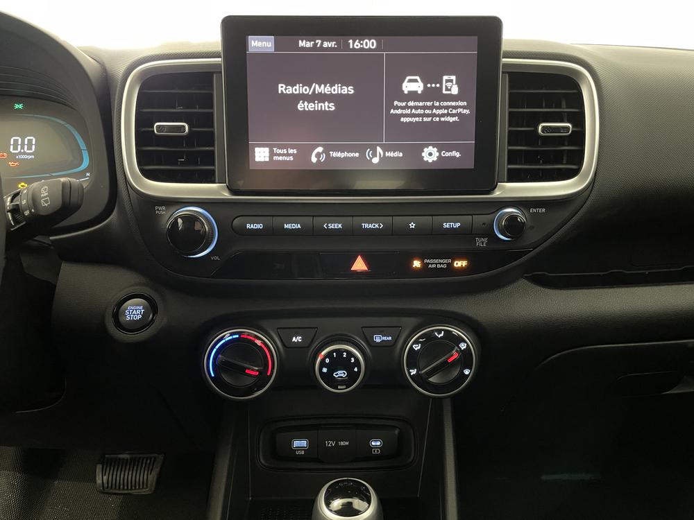 Hyundai Venue PREFERRED TWO TONE 2025 d&rsquo;occasion à vendre - 21