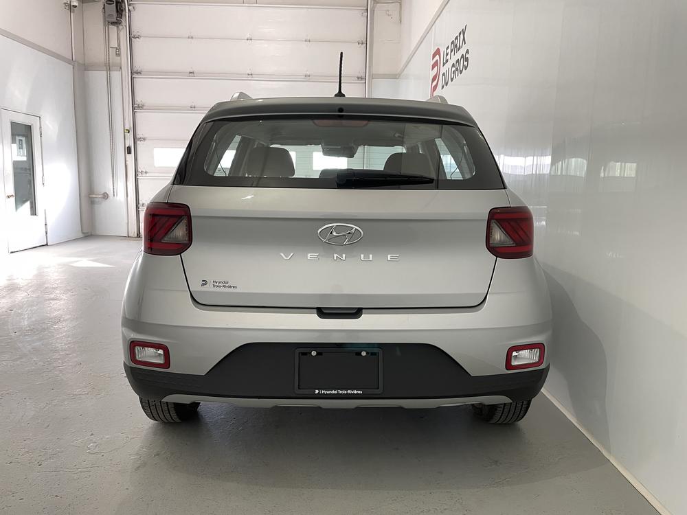 Hyundai Venue Preferred 2023 d&rsquo;occasion à vendre - 7