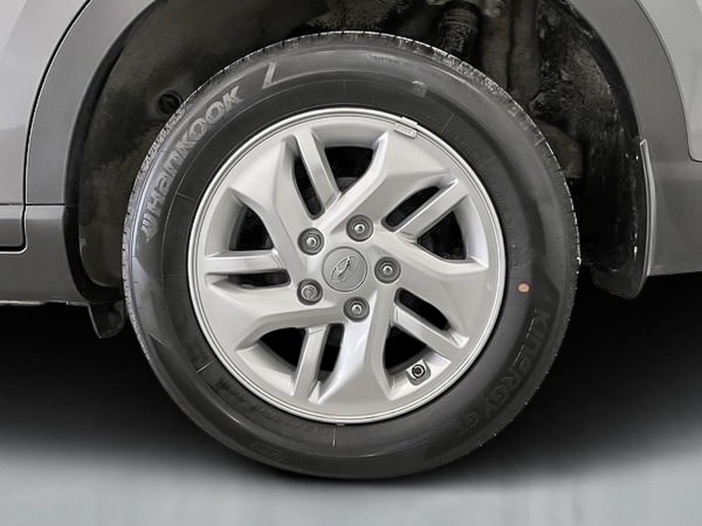 Hyundai Venue PREFERRED TWO TONE 2025 d&rsquo;occasion à vendre - 8