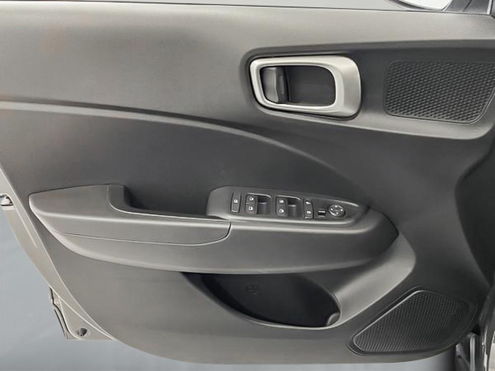 Hyundai Venue PREFERRED TWO TONE 2025 d&rsquo;occasion à vendre - 12