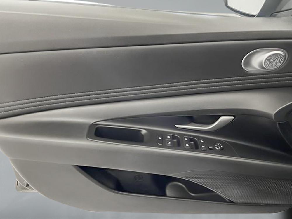 Hyundai Elantra Ultimate 2022 d&rsquo;occasion à vendre - 12