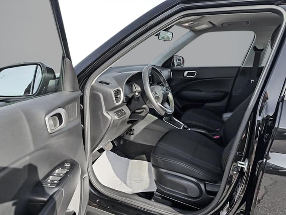 Hyundai Venue Preferred 2023 d&rsquo;occasion à vendre - 12