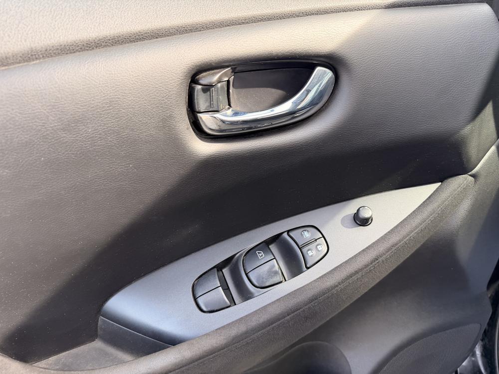 Nissan LEAF S 2017 d&rsquo;occasion à vendre - 13