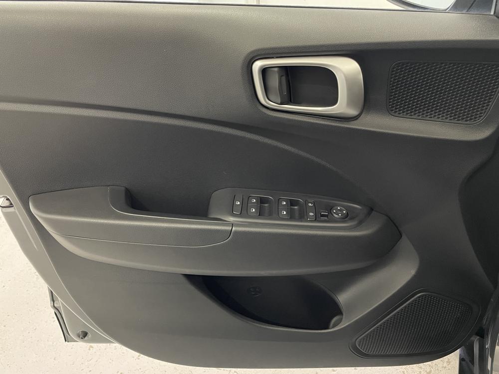 Hyundai Venue PREFERRED TWO TONE 2025 d&rsquo;occasion à vendre - 12