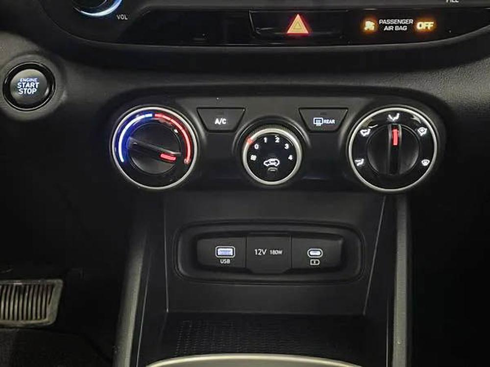 Hyundai Venue Preferred 2023 d&rsquo;occasion à vendre - 26