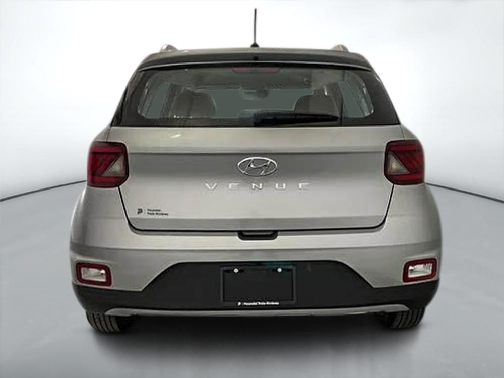 Hyundai Venue Preferred 2023 d&rsquo;occasion à vendre - 7