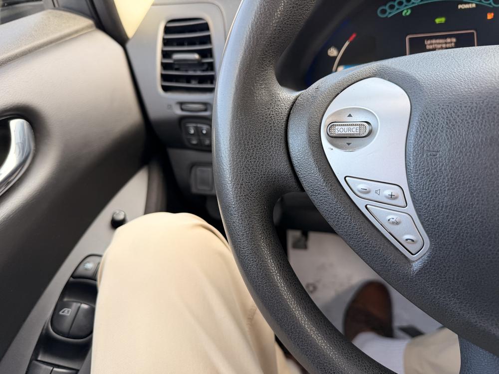 Nissan LEAF S 2017 d&rsquo;occasion à vendre - 19