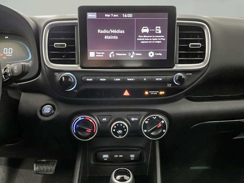 Hyundai Venue PREFERRED TWO TONE 2025 d&rsquo;occasion à vendre - 21