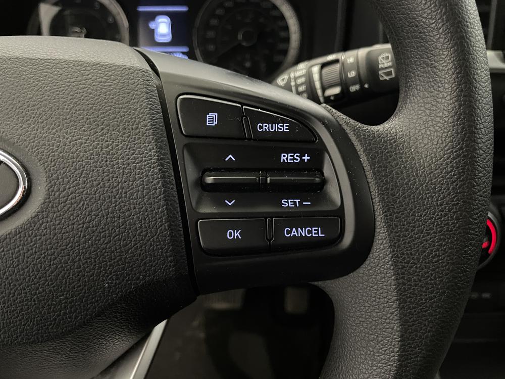 Hyundai Venue Essential 2022 d&rsquo;occasion à vendre - 16