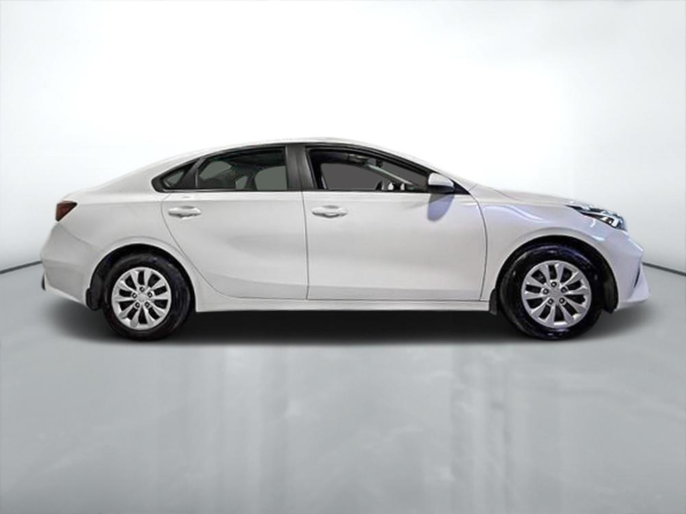 Kia Forte 2024 Blanc usage à vendre Kia Forte 2024 Blanc usage à vendre