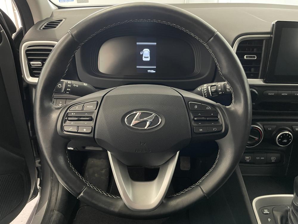 Hyundai Venue Preferred 2023 d&rsquo;occasion à vendre - 14