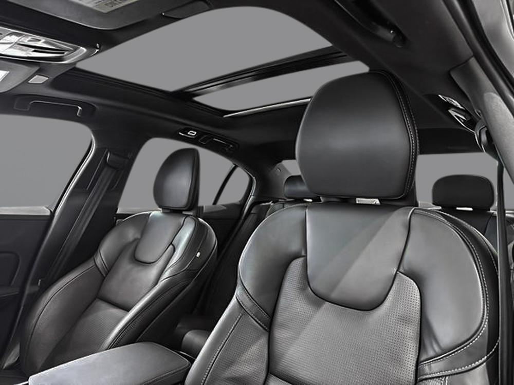 Volvo S60 hybride rechargeable T8 ULTRA BLACK EDITION AWD 2025 d&rsquo;occasion à vendre - 13