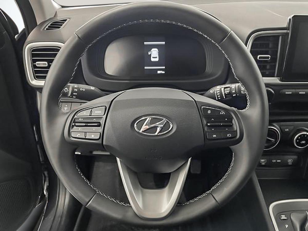 Hyundai Venue PREFERRED TWO TONE 2025 d&rsquo;occasion à vendre - 14