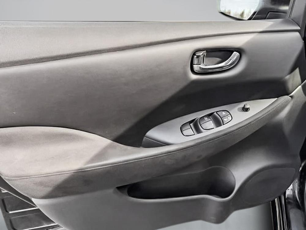 Nissan LEAF S 2017 d&rsquo;occasion à vendre - 12