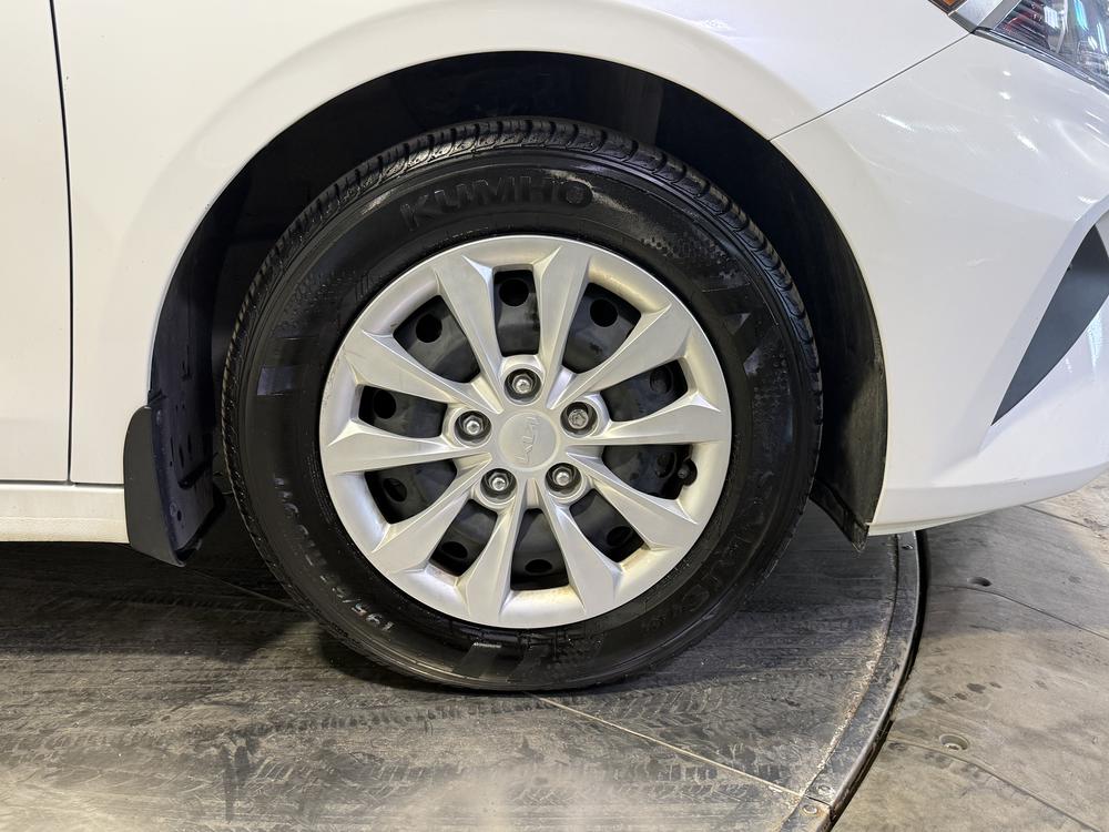Kia Forte LX 2024 d&rsquo;occasion à vendre - 12
