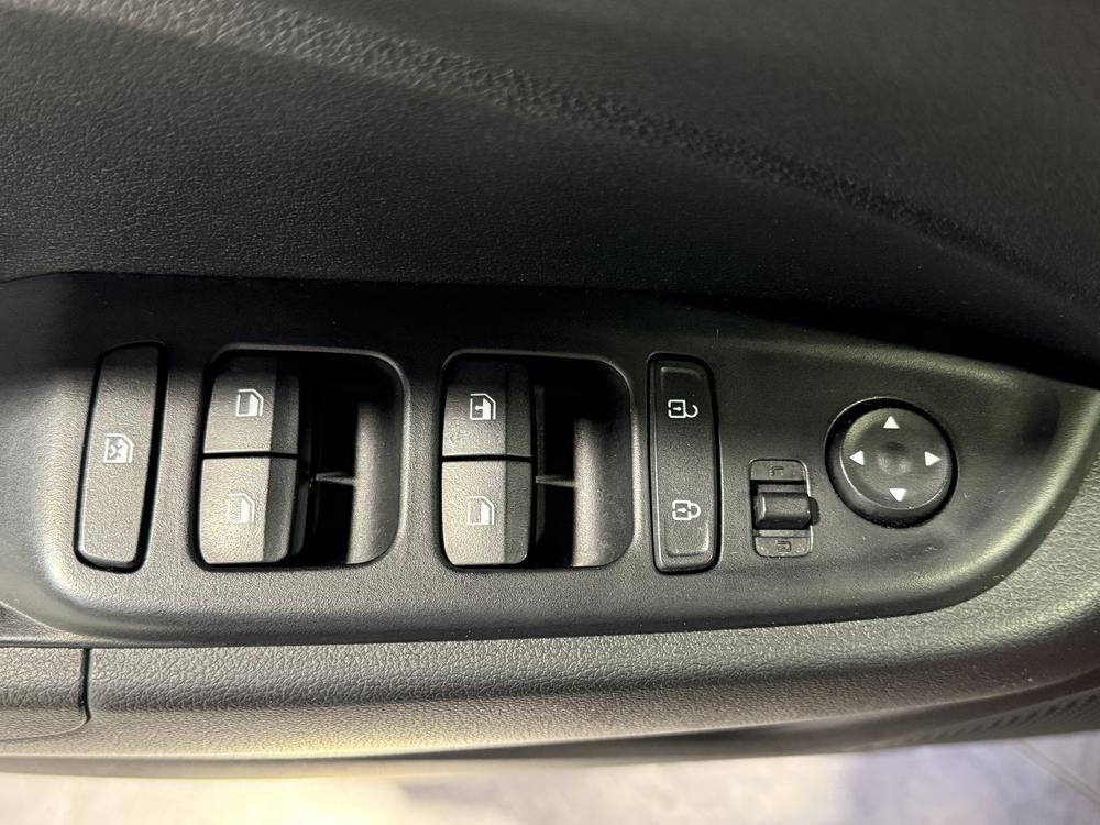 Hyundai Venue Preferred 2024 d&rsquo;occasion à vendre - 14