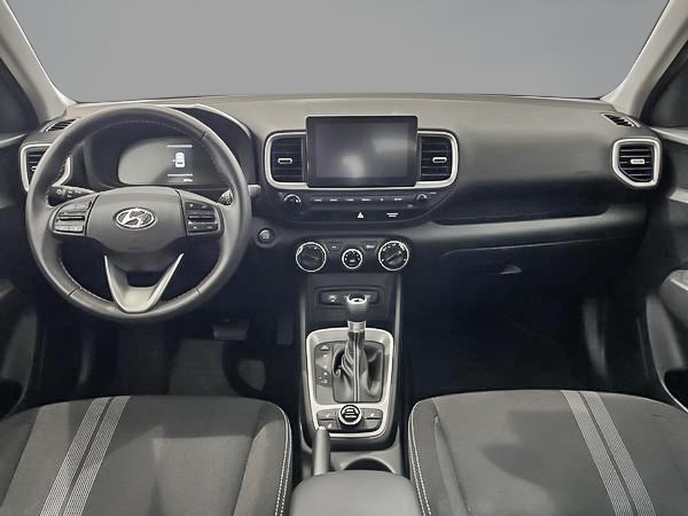 Hyundai Venue PREFERRED TWO TONE 2025 d&rsquo;occasion à vendre - 9