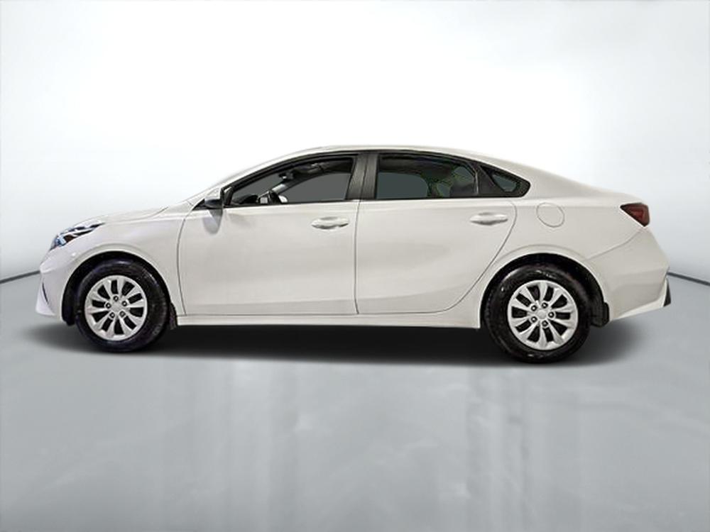 Kia Forte 2024 Blanc usage à vendre Kia Forte 2024 Blanc usage à vendre