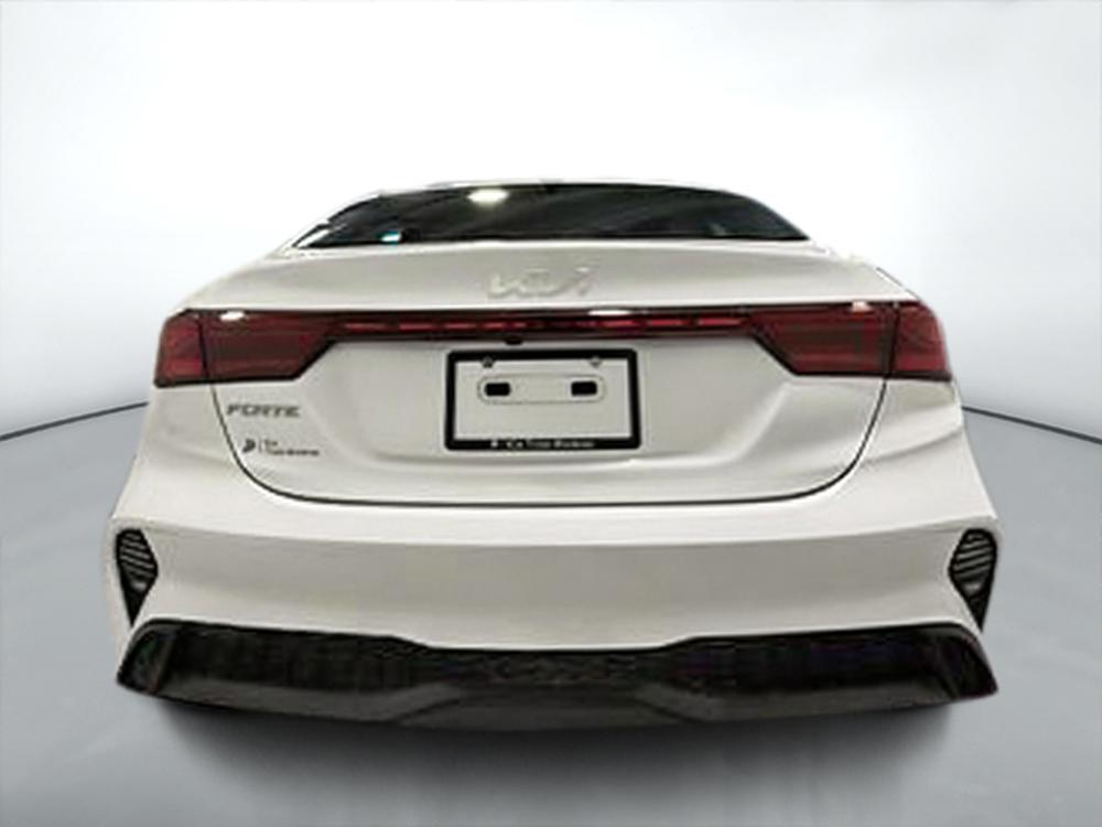 Kia Forte 2024 Blanc usage à vendre Kia Forte 2024 Blanc usage à vendre