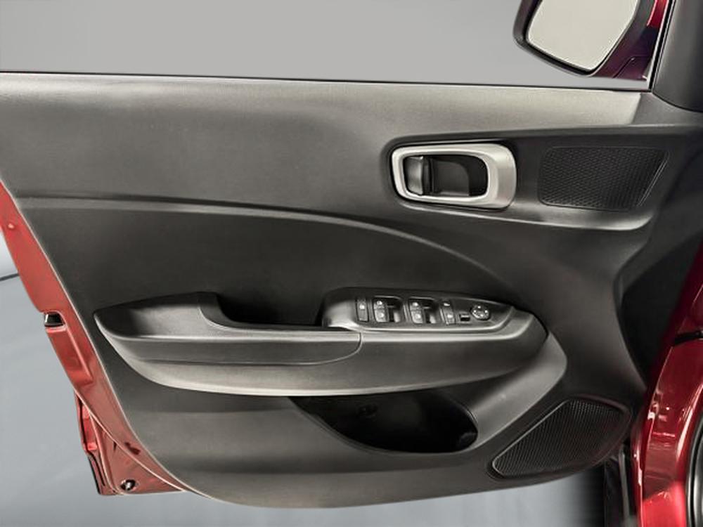 Hyundai Venue Preferred 2024 d&rsquo;occasion à vendre - 13