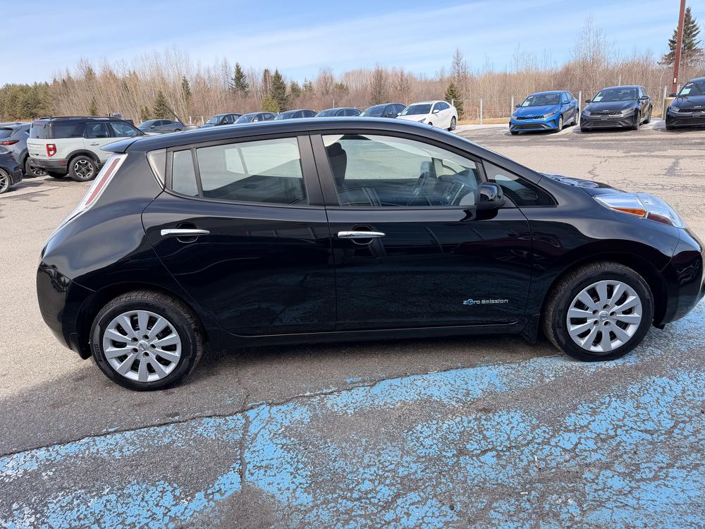 Nissan LEAF S 2017 d&rsquo;occasion à vendre - 9