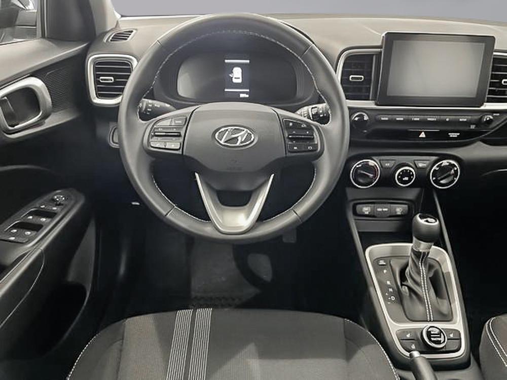 Hyundai Venue PREFERRED TWO TONE 2025 d&rsquo;occasion à vendre - 11
