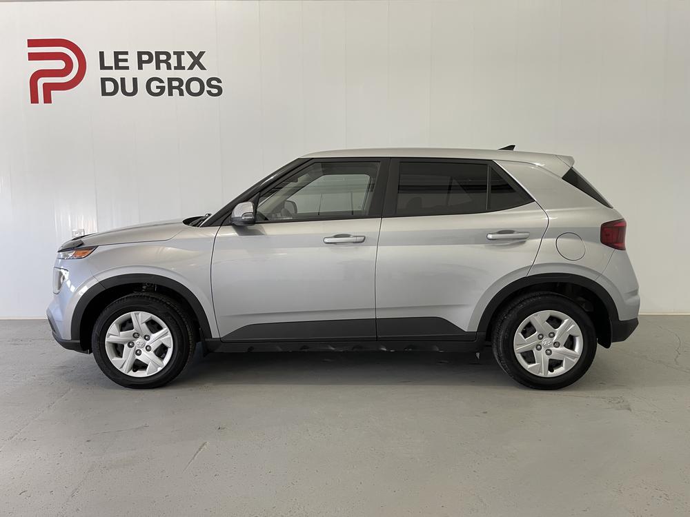 Hyundai Venue Essential 2022 d&rsquo;occasion à vendre - 4