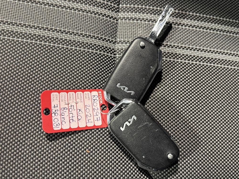 Kia Forte LX 2024 d&rsquo;occasion à vendre - 32