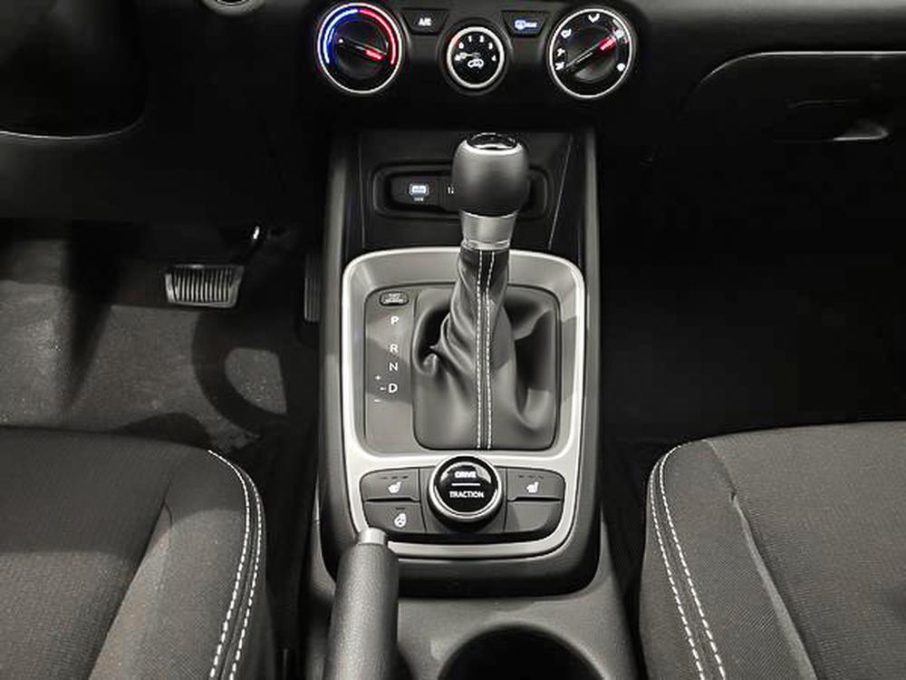 Hyundai Venue PREFERRED TWO TONE 2025 d&rsquo;occasion à vendre - 27