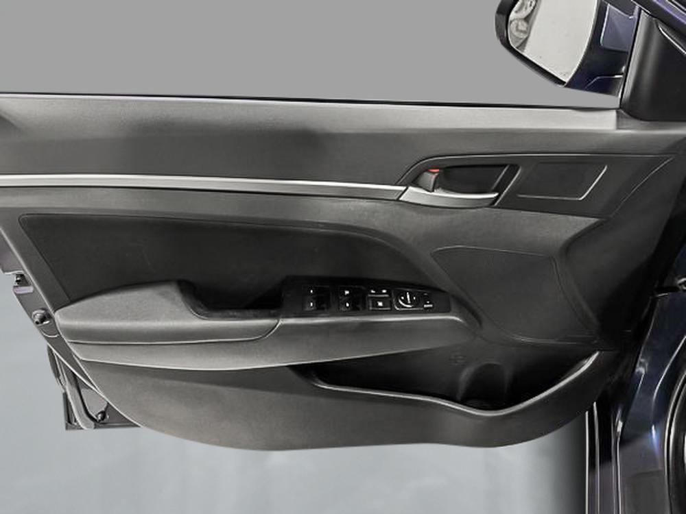 Hyundai Elantra SE 2018 d&rsquo;occasion à vendre - 13