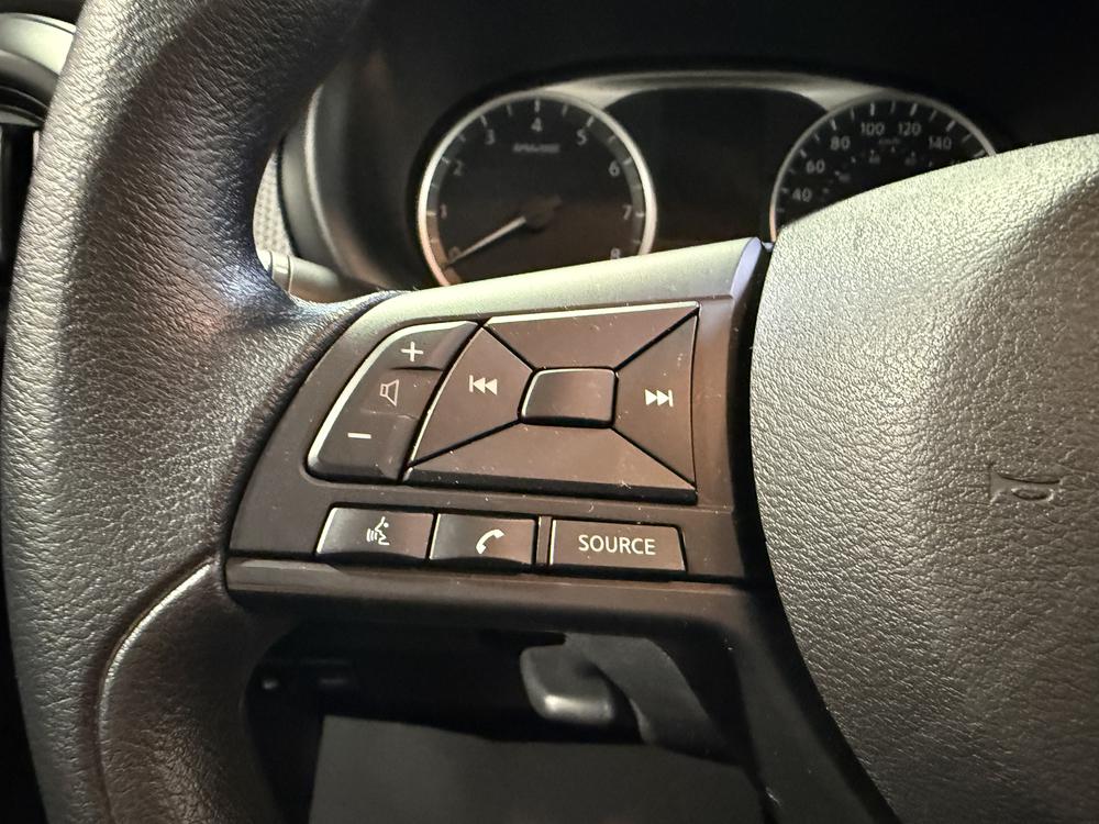 Nissan Kicks S 2023 d&rsquo;occasion à vendre - 18