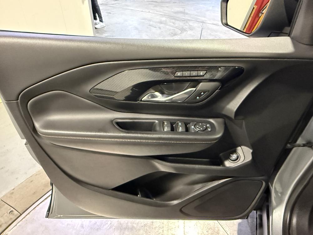 GMC Terrain AT4 2023 d&rsquo;occasion à vendre - 13