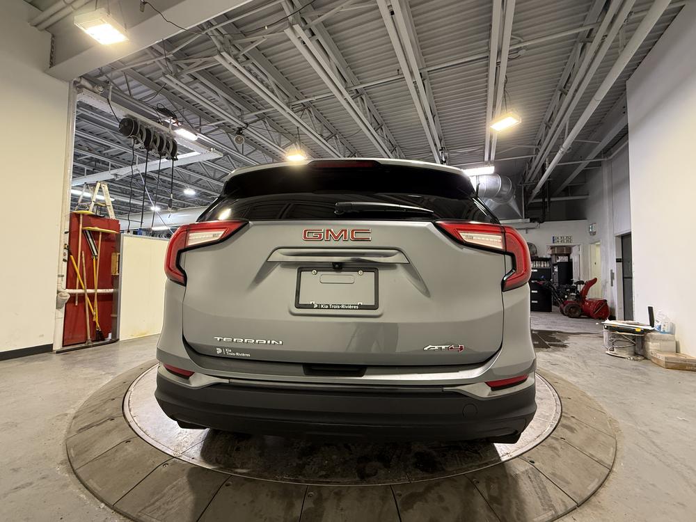 GMC Terrain AT4 2023 d&rsquo;occasion à vendre - 4