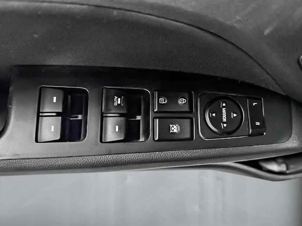 Hyundai Elantra SE 2018 d&rsquo;occasion à vendre - 14